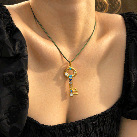 Romy Clip-On Charm